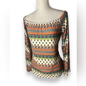 🧡Off the shoulder Boho Elephant Funky Print Soft Knit Top Size Lg